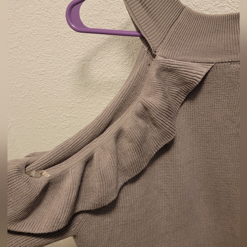 Off Shoulder Ruffled Cutout Sweater - Picture 8 of 8